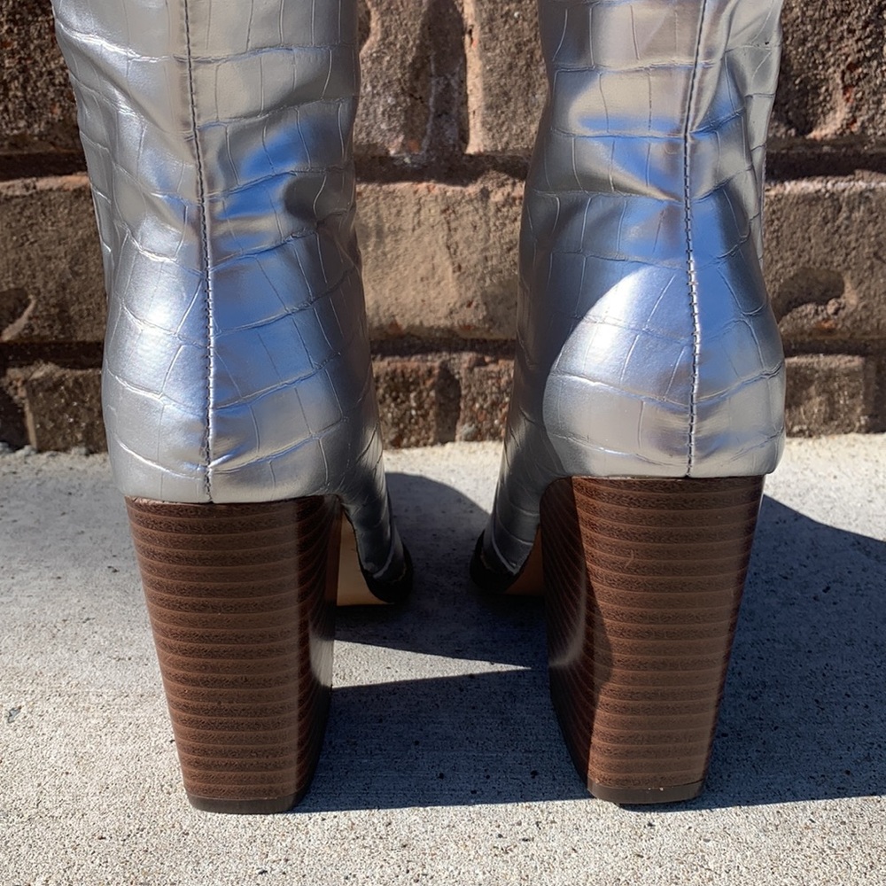 NEW IN BOX Silver Snake Print Cowgirl Boots🤠🎶 - Picture 5 of 7